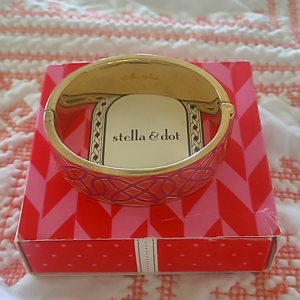 Stella & Dot Eleanor Hinged Enameled Bracelet Signed Clamper